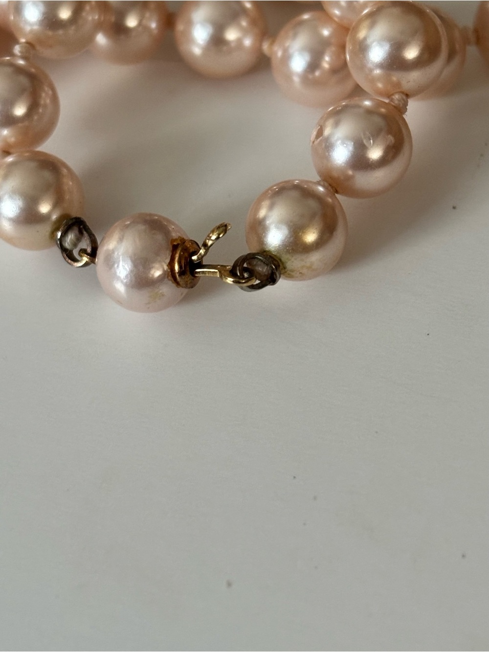 Lovely and Luminous Vintage Shell Pearl Strand – 24” - Picture 3 of 5